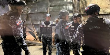 Policía desmantela puntos de venta de drogas, detiene a un hombre por robo y ocupa motocicletas en Los Guaricanos