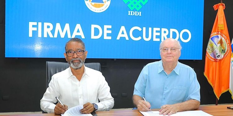 Defensa Civil y IDDI unen esfuerzos por comunidades más resilientes