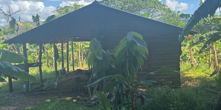 Policía Nacional rescata adolescente de 15 años raptada y apresa responsable tras enfrentamiento en Bonao