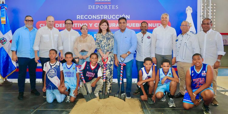 Vicepresidenta Raquel Peña y ministro Kelvin Cruz dan inicio a la reparación del Club Pueblo Nuevo en Santiago