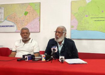 Juan Hubieres exige bajen los precios de los combustibles