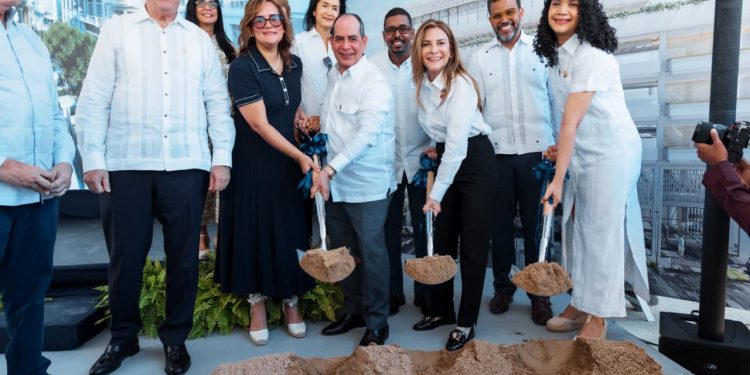 Carolina Mejía y Presidencia inician transformación de la Ciudad Colonial con la construcción del parqueo José Reyes