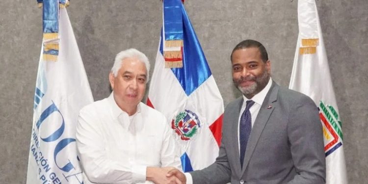 DGAPP y UNICARIBE acuerdan impulsar formación en alianzas público-privadas