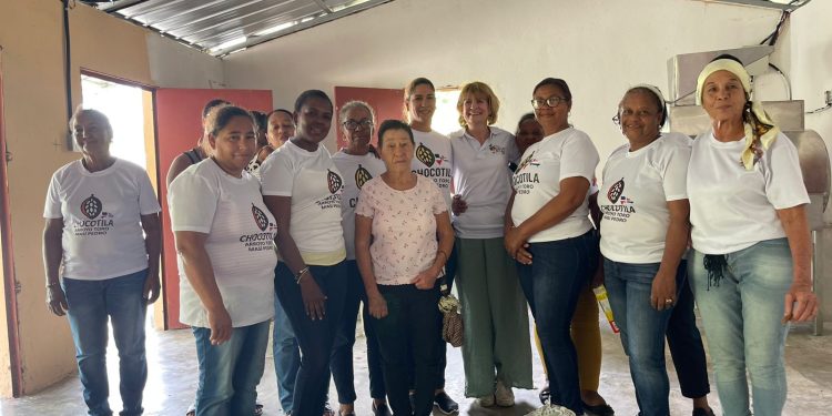 Sindicalistas belgas de visita en RD alzan su voz en defensa del trabajo digno en el sector cacaotero nacional