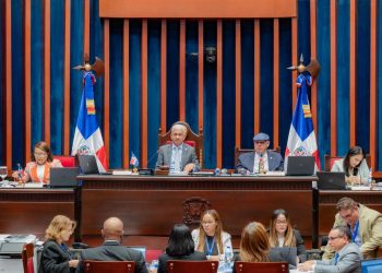 Senado aprueba ley que reconoce trayectoria política y de servicio del exsenador Vicente Sánchez Baret