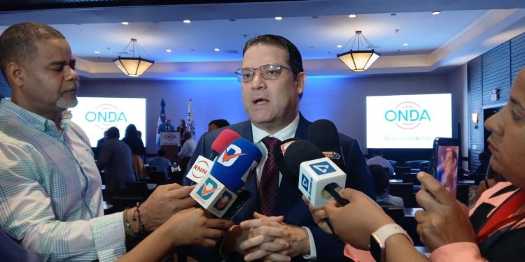 Economía dominicana muestra resiliencia ante crisis global, afirma Sanz Lovatón