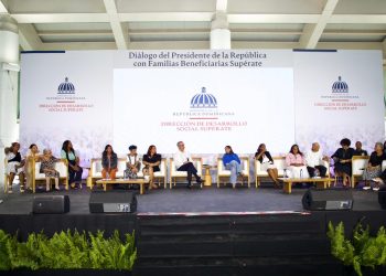 Presidente Abinader escucha a 6,000 familias y reafirma su apoyo a Supérate