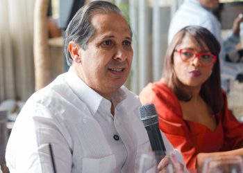 Ministro Víctor Atallah anuncia en La #Mesaza que RD asumirá en mayo la Asamblea Mundial de la Salud