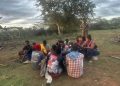 Patrulla del Ejército detiene a 24 indocumentados en zona boscosa de Montecristi