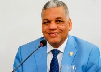 Presidente del PHD estalla contra dirigentes por supuestos pactos ocultos con PLD y FP