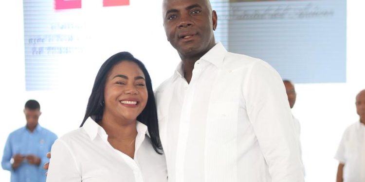 Diputada Leivy Bautista y esposo demandan por RD$100 millones al Grupo Alofoke y Eduardo Saint-Hilaire por difamación e injuria