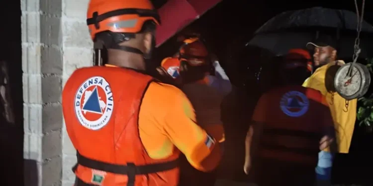 Defensa Civil activa evacuaciones preventivas en provincias bajo alerta por lluvias