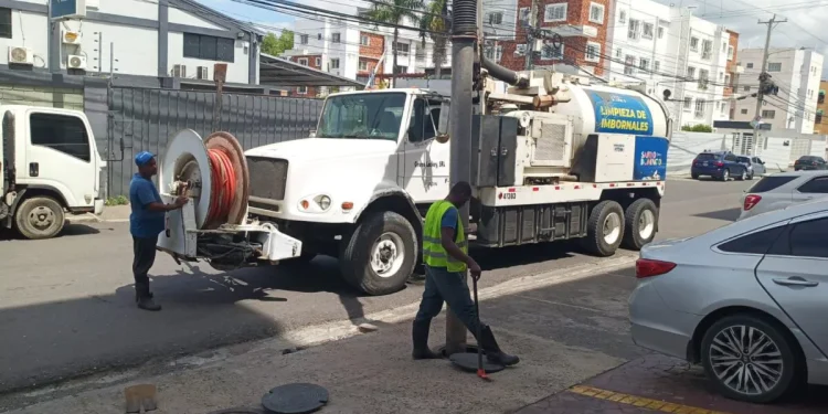 Alcaldía del Distrito Nacional intensifica limpieza ante lluvias inminentes