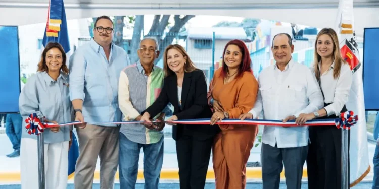 Alcaldía entrega parque remozado en la urbanización Solimar, en el Distrito Nacional