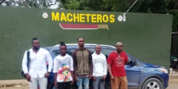 Detienen a reincidente con migrantes irregulares y documentos falsos en Valverde