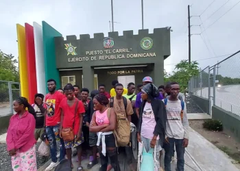 Ejército detiene minibús con 21 indocumentados en San Juan de la Maguana