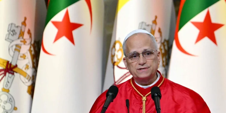 Papa desafía a Trump por la guerra