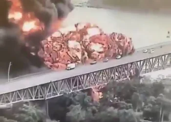Pánico en puente del Canal de Panamá por grave explosión; reportan un muerto