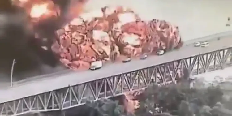 Pánico en puente del Canal de Panamá por grave explosión; reportan un muerto