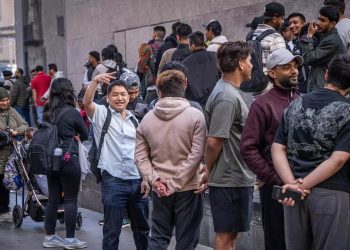 España empieza a aceptar solicitudes en su proceso masivo de regularización de migrantes