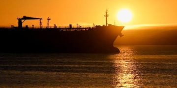 Concluyen en Cuba las operaciones de descargue del petrolero ruso con 100,000 toneladas