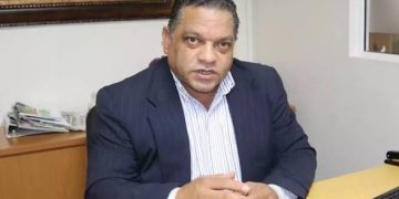 Mario Díaz desiste de acciones legales tras promulgación de ley que modifica régimen electoral