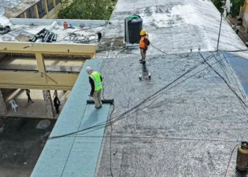 Infraestructura Escolar lanza Operativo Nacional de Impermeabilización de Techos Escolares para intervenir más de 550 escuelas