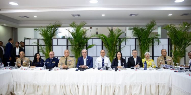 Presidente Abinader encabeza reunión de seguimiento al Plan de Seguridad Ciudadana