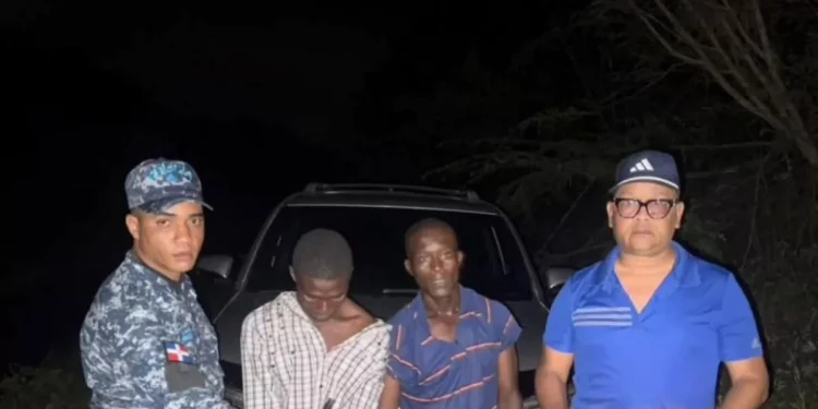 Policía reapresa dos haitianos que se habían fugado de la cárcel del 15 de Azua