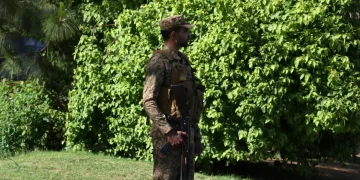 Irán advierte a EEUU que no negociará bajo “amenazas ni la fuerza”