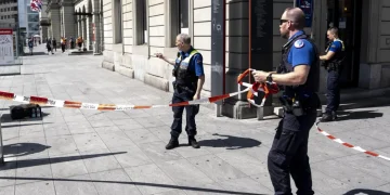 Ataque en estación de tren deja tres heridos en Suiza