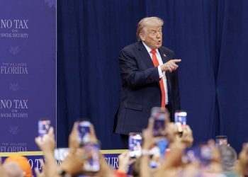 Trump afirma que EE.UU. "tomará el control" de Cuba "casi de inmediato"