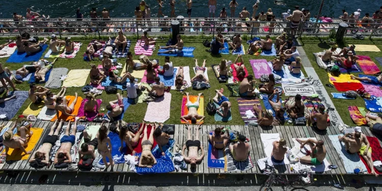 Seis muertos por ahogamiento y un desaparecido en el centro de Inglaterra por ola de calor