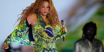 Shakira reúne a 2 millones de personas en Copacabana en un concierto gratuito histórico