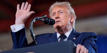 Trump exigió que Irán acepte sus términos y dijo que tomará una decisión final en breve: “Me reuniré ahora en la Sala de Situación”