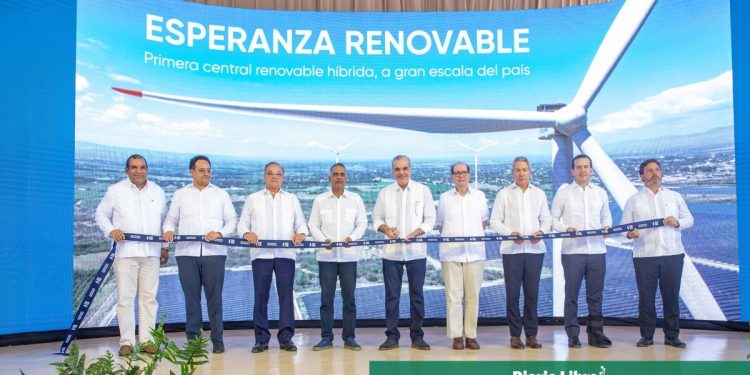 EGE Haina inaugura primera central renovable híbrida de gran escala de RD