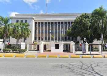 Minerd presenta avances en preparativos del año escolar 2026-2027