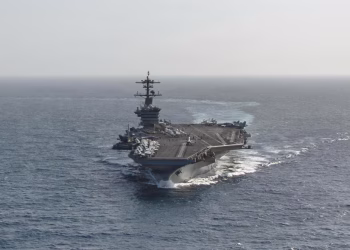 En medio de las negociaciones, Irán lanza nuevas amenazas a Trump: “La Armada que cree destruida lo mandará al fondo del mar”