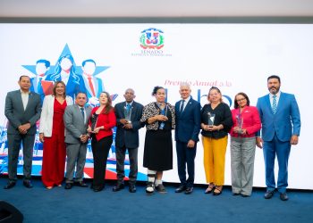 Senado de la República honra la excelencia de su capital humano en histórica premiación