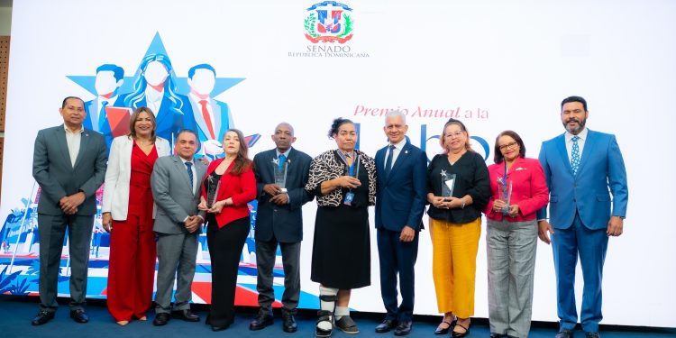 Senado de la República honra la excelencia de su capital humano en histórica premiación