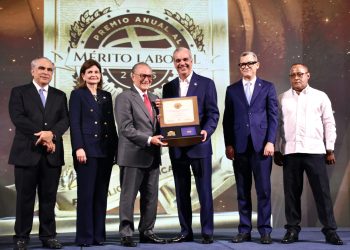 Empresarios y sindicalistas se comprometen a seguir trabajando junto al Gobierno en favor del crecimiento económico y bienestar de trabajadores