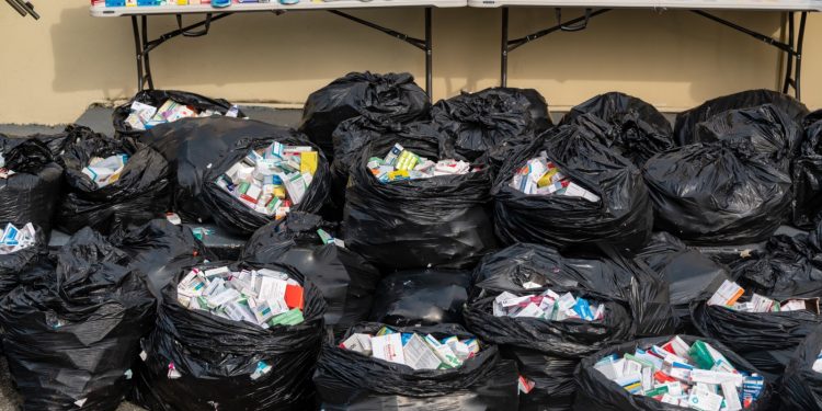 MICM, CECCOM y DIGEMAPS incautan medicamentos ilegales valorados en RD$31 millones en Espaillat