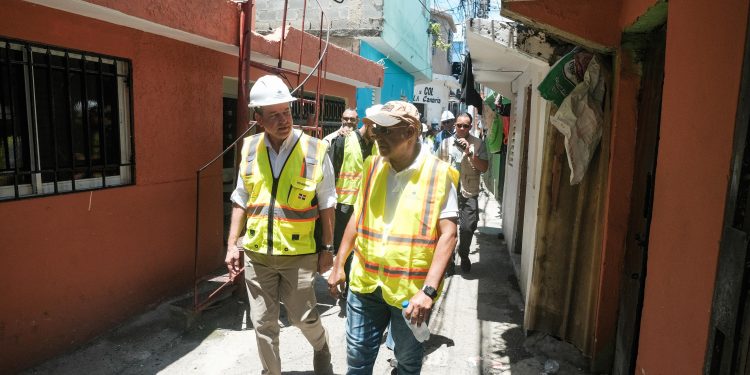 MIVHED pone en marcha reparación de viviendas en sector Los Praditos