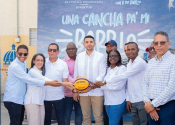 Jóvenes de Haina reciben nuevos espacios deportivos a través de “Una Cancha Pa’ mi Barrio”