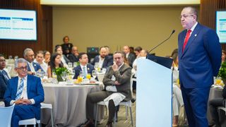 Magín Díaz: “Gobierno enfrenta crisis con responsabilidad fiscal y sensibilidad social”
