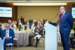 Magín Díaz: “Gobierno enfrenta crisis con responsabilidad fiscal y sensibilidad social”