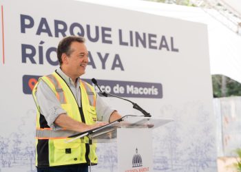 Ministro Ito Bisonó inicia construcción del Parque Lineal Río Jaya, en San Francisco de Macorís