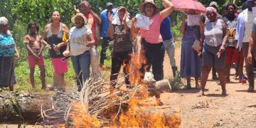 Cierre de un camino en Don Juan afecta a decenas de campesinos 
