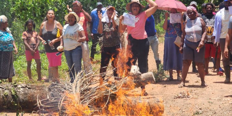Cierre de un camino en Don Juan afecta a decenas de campesinos