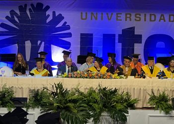 La Universidad UTE realizo en su Trigésima Cuarta Graduación Ordinaria